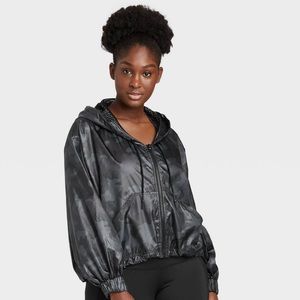 All In Motion Women’s Black Camouflage Windbreaker